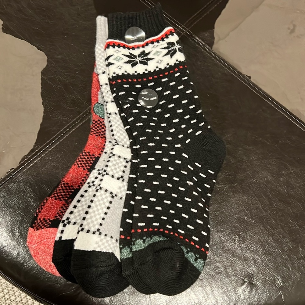 New Set of 3 pairs Cuddl Duds Holiday Lounge Socks 🧦 - Picture 3 of 12
